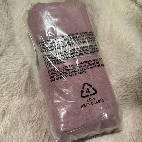 Angel Dear “Lavendar” Viscose Swaddle 47x47 NWT - Picture 3 of 4